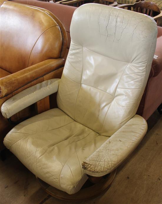 Adjustable leather armchair